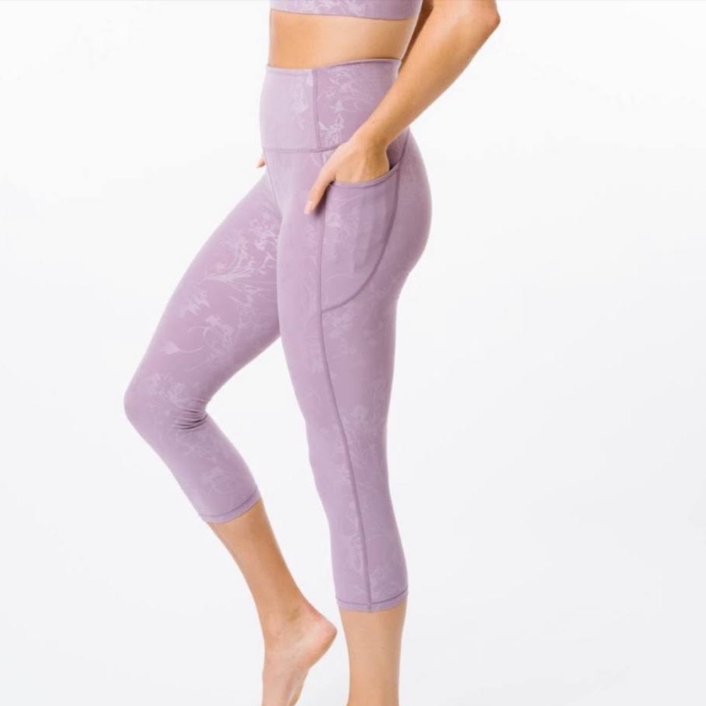 Zyia Active Purple Floral Cropped High-Waisted Leggings W/ Pockets Size: M
